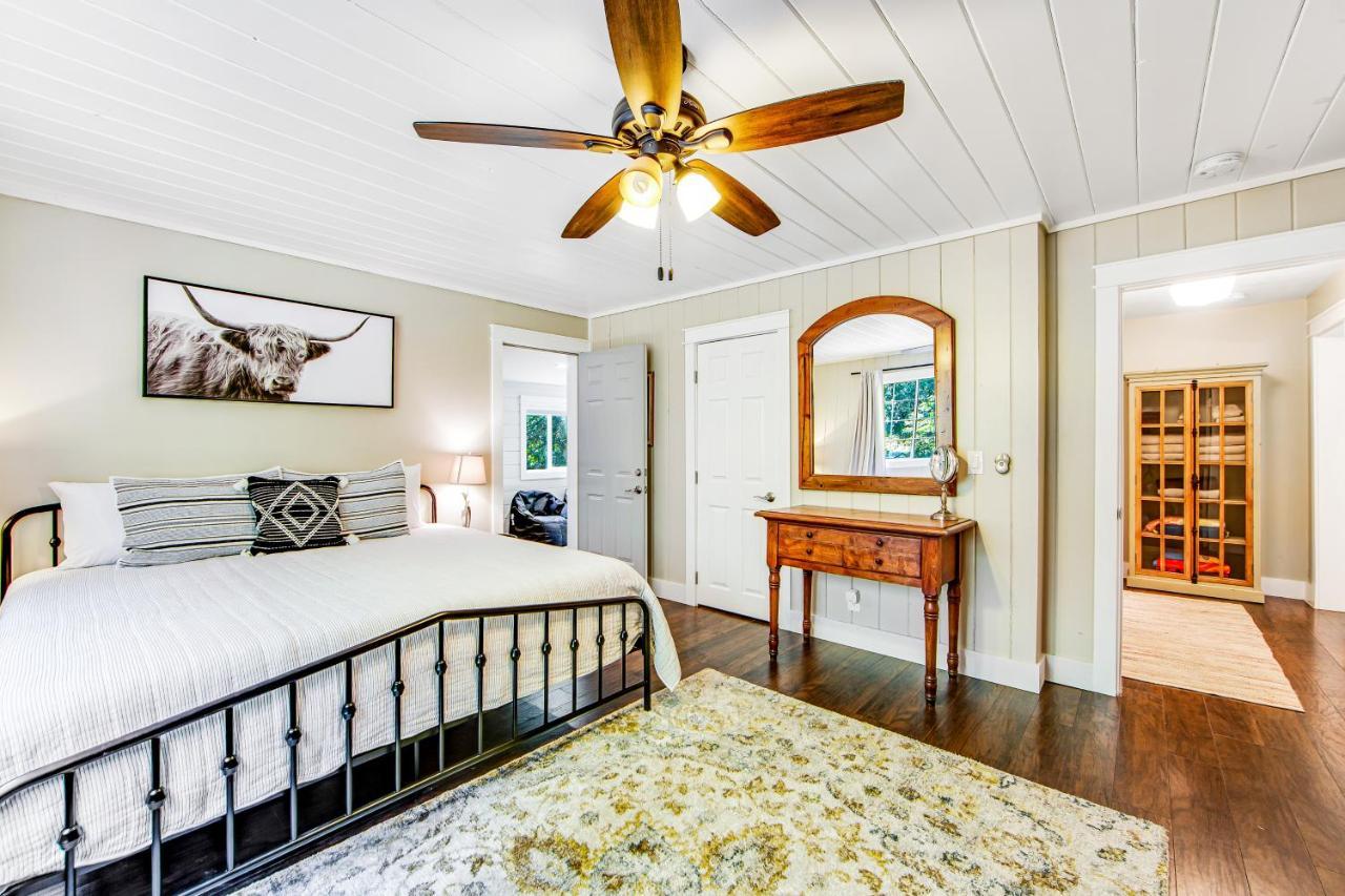 Orchard Near The River Escape Forestville Exterior foto
